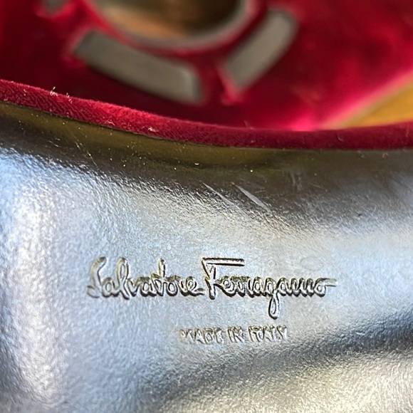 RARE! Salvatore Ferragamo Lace-Up Crushed Velvet Pumps - Picture 13 of 16